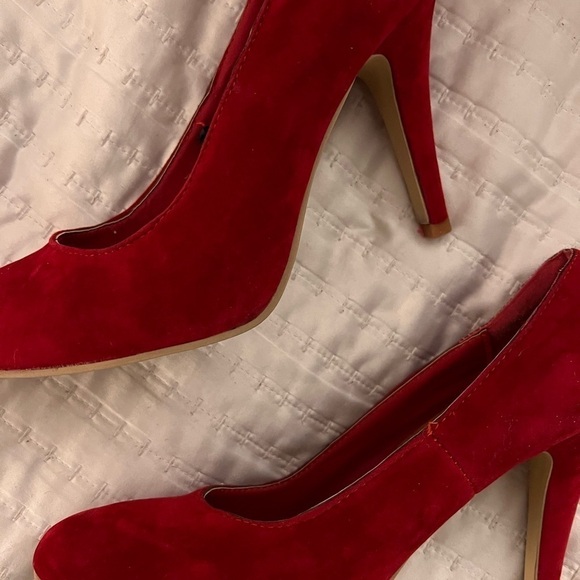 ‼️CLEARANCE SALE SUEDE Heels - Picture 5 of 5
